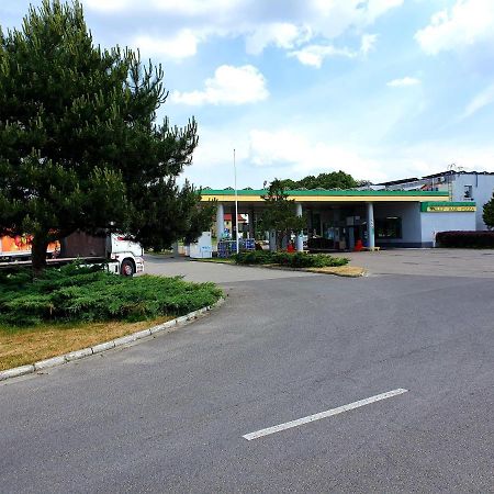Motel Na Stacji Paliw Ustronie Morskie Bagian luar foto