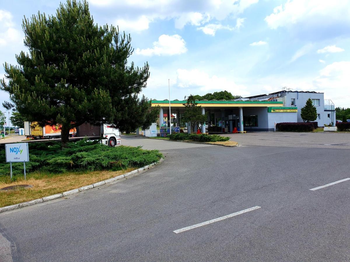 Motel Na Stacji Paliw Ustronie Morskie Bagian luar foto